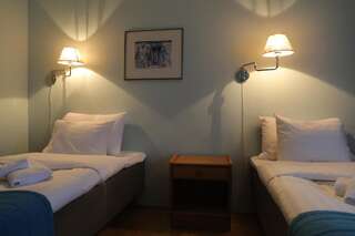 Отель Hotel Nukkumatti Коккола Стандартный двухместный номер с 1 кроватью или 2 отдельными кроватями-4